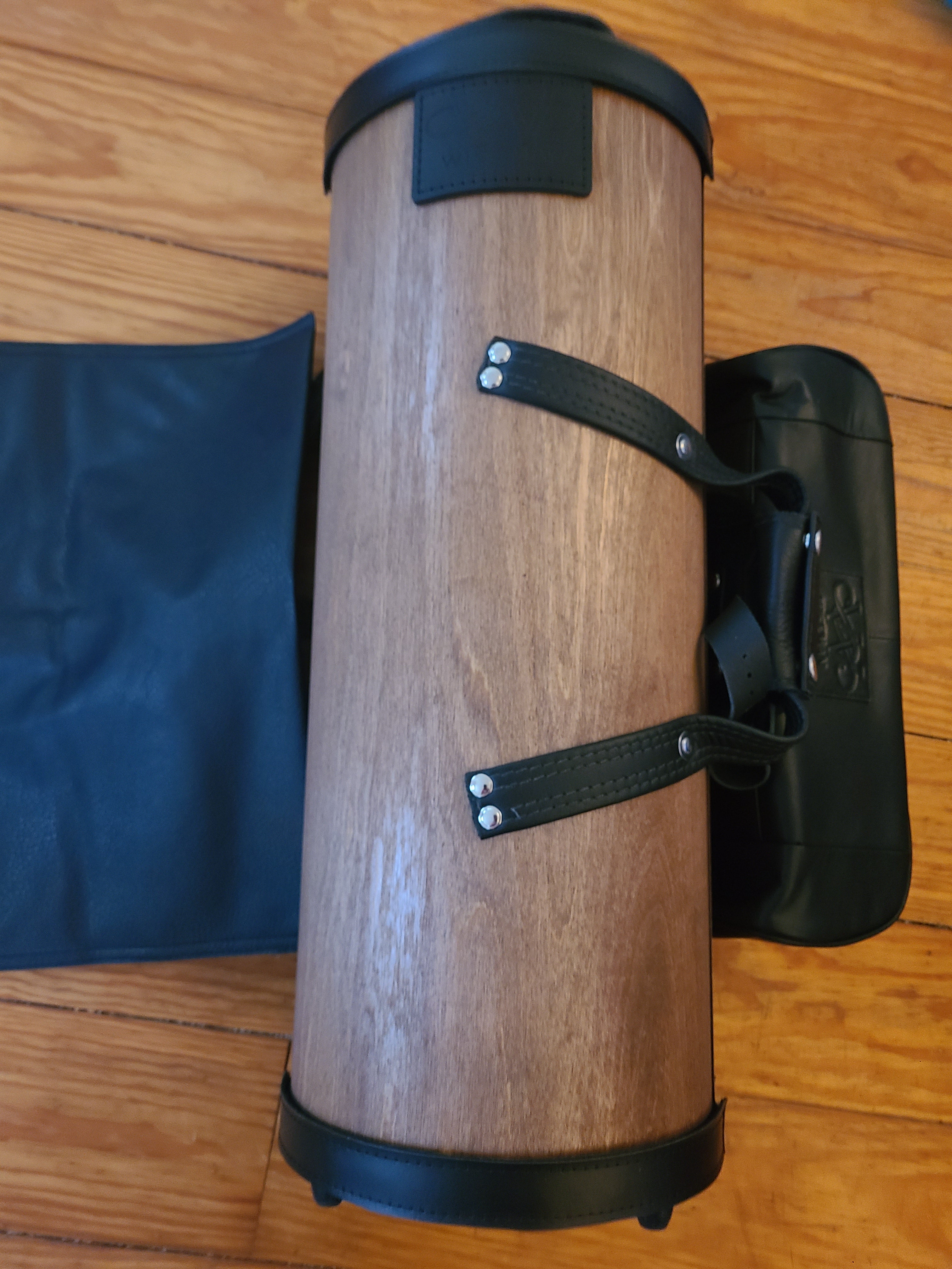 Wiseman Wooden Double Trumpet Case, Oak – North Country Winds