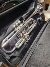 Load image into Gallery viewer, B-STOCK Shires Q Series Q13S Professional C Trumpet